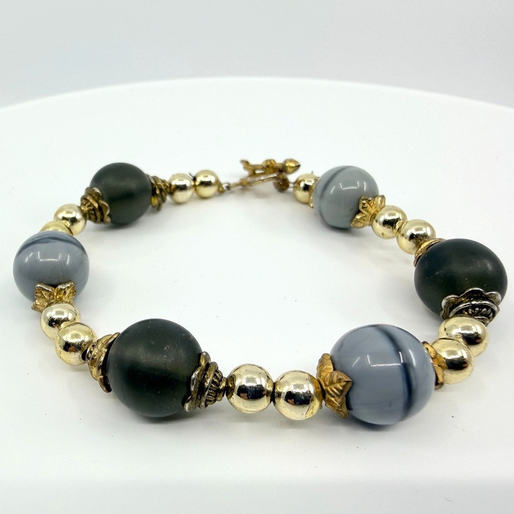 Vintage Gold Tone Chunky Bead Bracelet Faux Agate Grey Black Statement Toggle